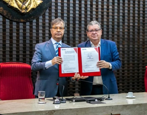 Jo�o e F�bio assinaram termo de compromisso