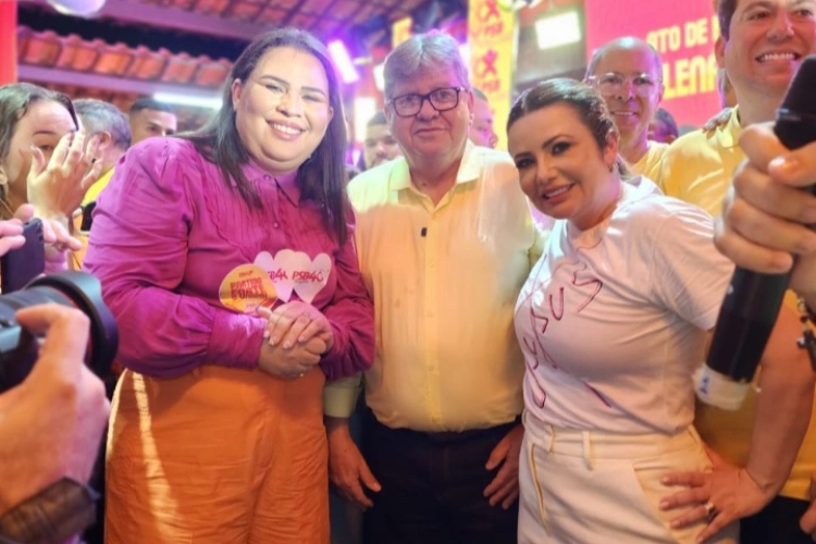 Luciene, Jo�o, Taciana e Felipe unidos por Bayeux