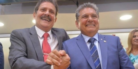 � amigo e defende os deputados, disse Ti�o