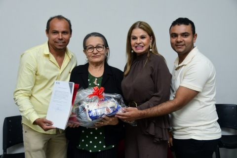 A primeira dama prestigiou a campanha solid�ria