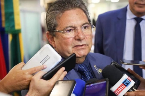 Adriano Galdino sustenta pretens�o em disputar governo