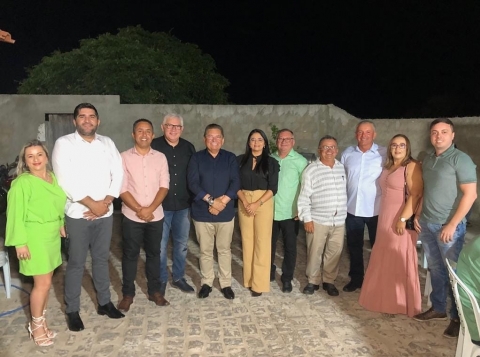 Adriano ganha novos refor�os na sua base eleitoral