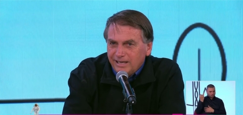 Bolsonaro vive persegui��o constante do STF