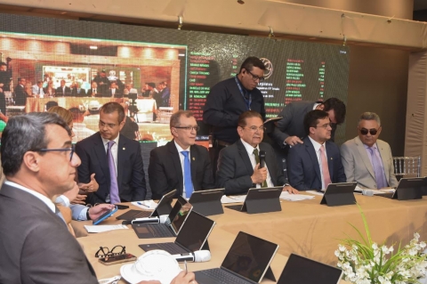 Adriano destaca participa��o popular nas decis�es pol�ticas