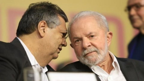 Senador pediu esclarecimentos a Dino e Lula
