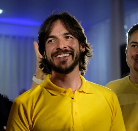 Pedro resolveu tomar posi��o e sair de cima do muro