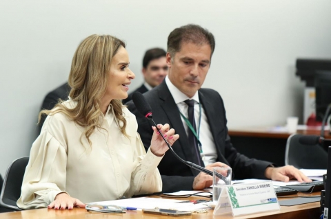 Senadora Danielle Ribeiro foi oficializada na CMO
