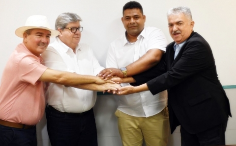 Jo�o e Burity entregar�o obras na cidade