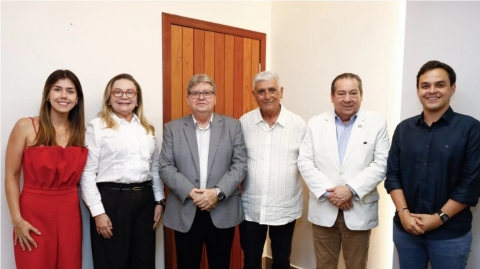 Magna e Maria, trabalhando por Rio Tinto