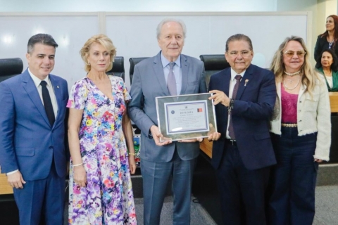 Galdino homenageou ministro do STF