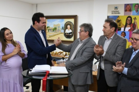 Lucas Ribeiro ficar� � frente do governo do estado na aus�ncia de J�o