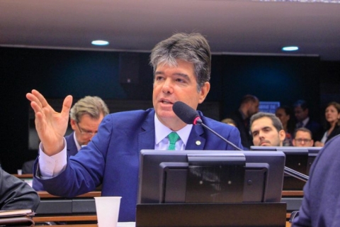 Carneiro lamentou a postura do governo da Para�ba