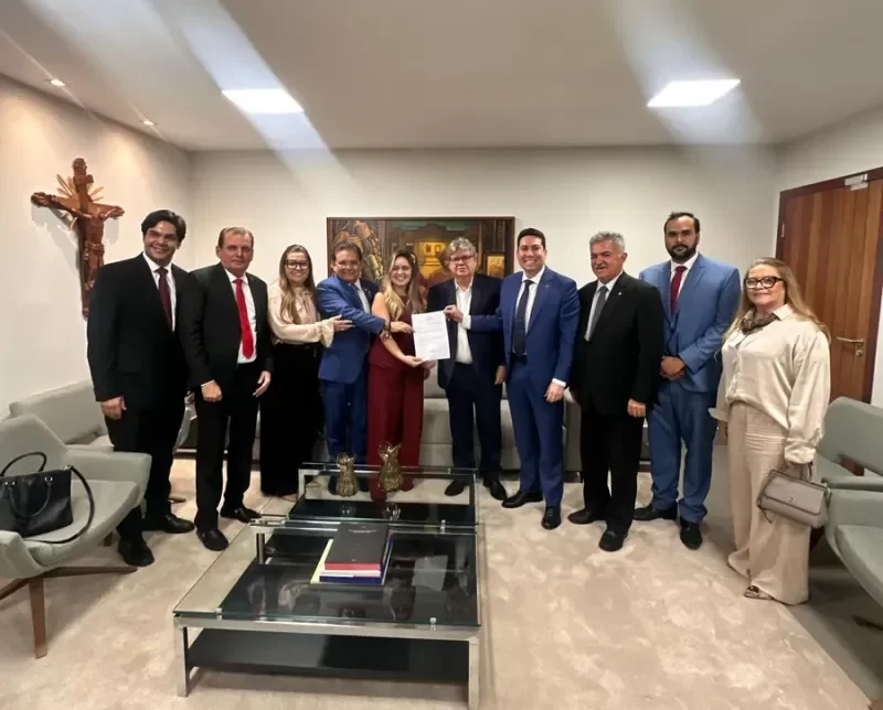 Ap�s aprova��o de Allana pela AL, Jo�o Azevedo referendou com nomea��o