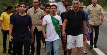 Nikolas recebe ades�o de Gayer e de populares
