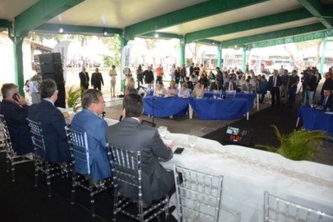 AL abre canal de di�logo com o agroneg�cio