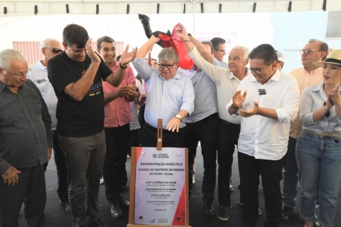O governador Jo�o Azevedo esteve no munic�pio do Cariri paraibano