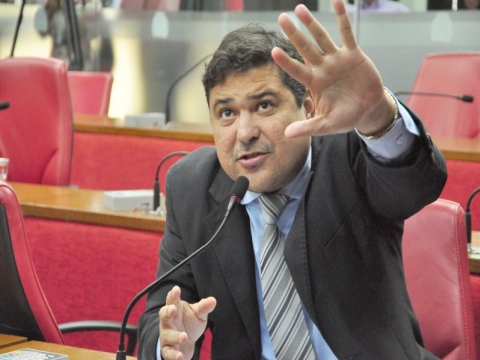 Renato assumir� vaga de Raissa Lacerda