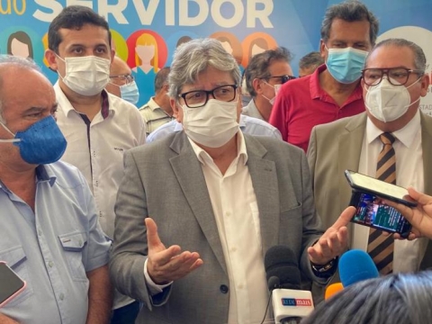 Azevedo tamb�m pavimenta base para 2020
