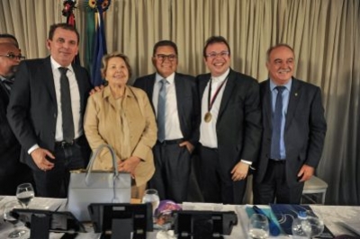Padre Fabr�cio Dias foi agraciado com a medalha Epit�cio Pessoa
