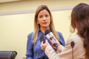 Danielle tomou a iniciativa