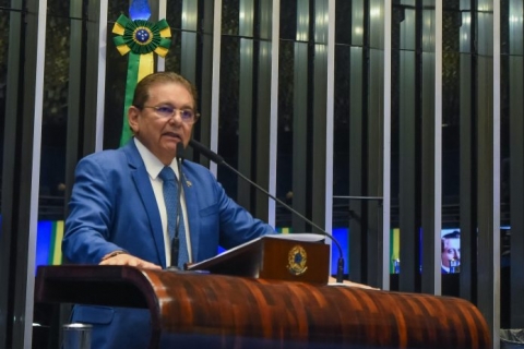 Adriano saiu em defesa do Nordeste