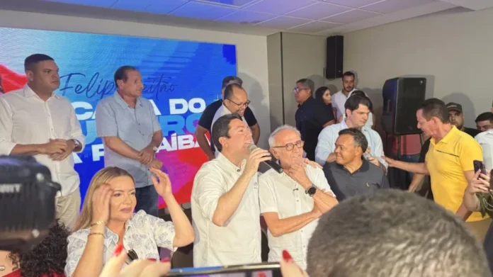 Leit�o decidiu ficar com C�cero Lucena