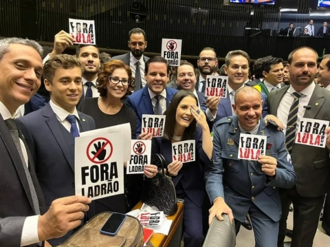 O petista j� � recordista em pedido de impeachment