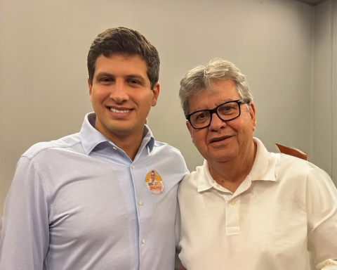 Campos vem prestigiar evento do PSB de Jo�o