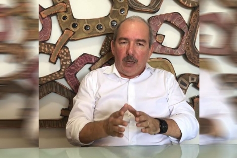 O prefeito conseguiu o relat�rio em Bras�lia