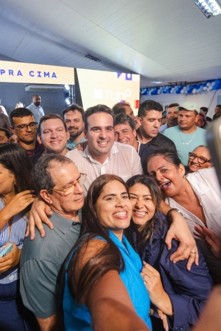 Lucas foi recepcionado por uma multid�o