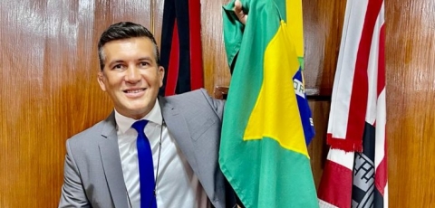 Carl�o reuniu a direita conservadora na Capital