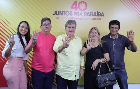 Prefeita retribuiu a��es do governo em Carrapateira