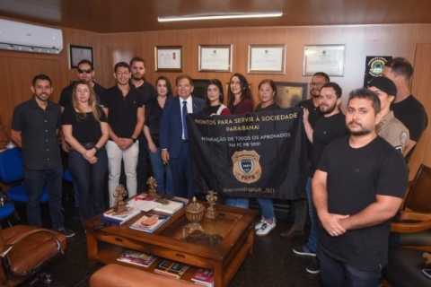 Adriano recebeu aprovados em concurso da pol�cia civil