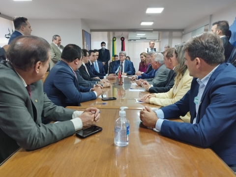 O governador se reuniu com a Azul em Bras�lia