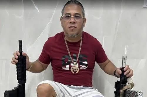 Popula��o assombrada: Queima de fogos e disparos de armas marcam o anivers�rio do traficante Fatoka