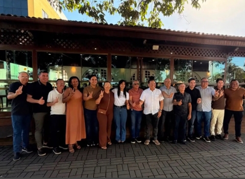 Com a chancela de Adriano e Murilo Galdino, Maria Porto recebe apoio do prefeito de Serra da Raiz