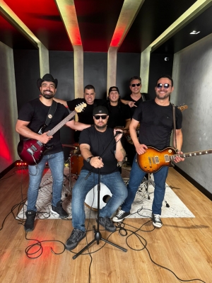 RETROHOLLICS AUTORAL: An�lise faixa a faixa