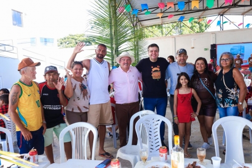 ARRAI� ENTRE AMIGOS: Diego Tavares prestigia evento de Rob�rio Burity em Ing�